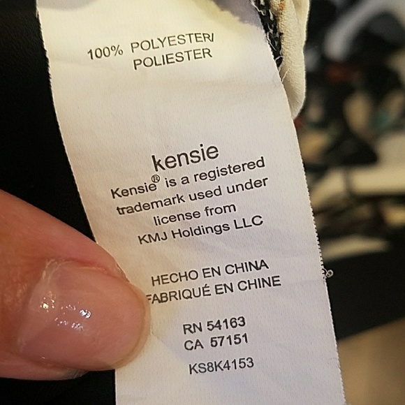 4for$25 Kensie Floral Open Back Blouse - Picture 6 of 6